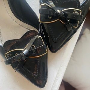 Classic Dior patent leather flats